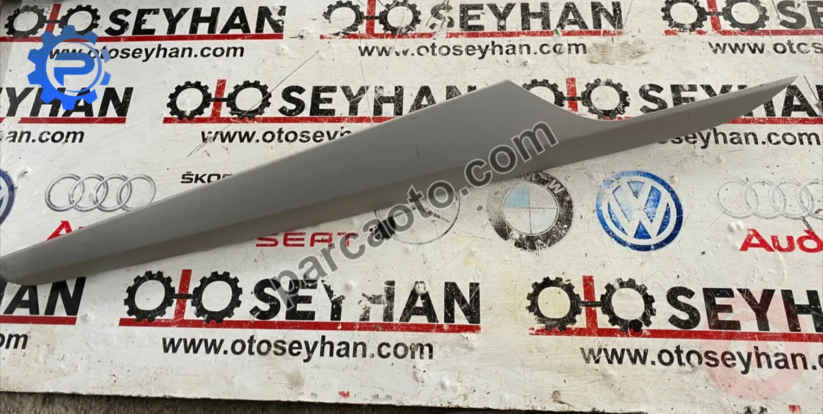 51422991390 2991390 bmw x1 E84 sağ ön kapı kartonu çıtası