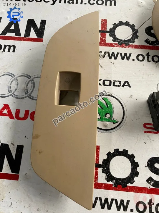 299294 bmw x1 E84 sağ ön kapı cam düğmesi kaplaması