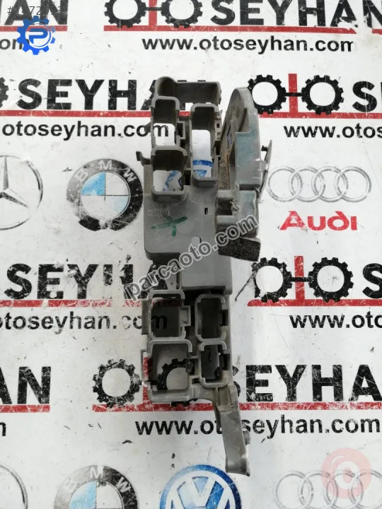 Toyota carina 1998 fiş soketi yuvası