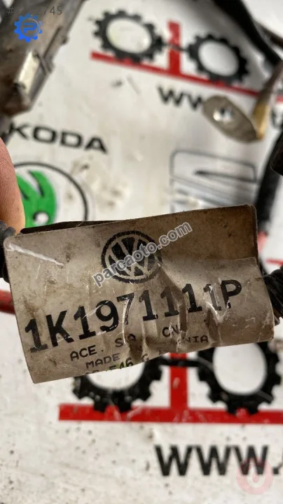 1K1971111P audi a3 direksiyon kutusu tesisatı siyah kutu