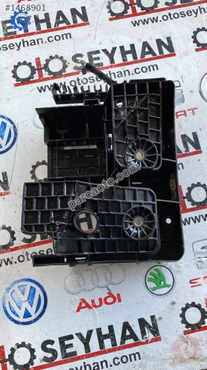 1K0907361B audi a3 2008 dış sigortalar kutusu altı tablası