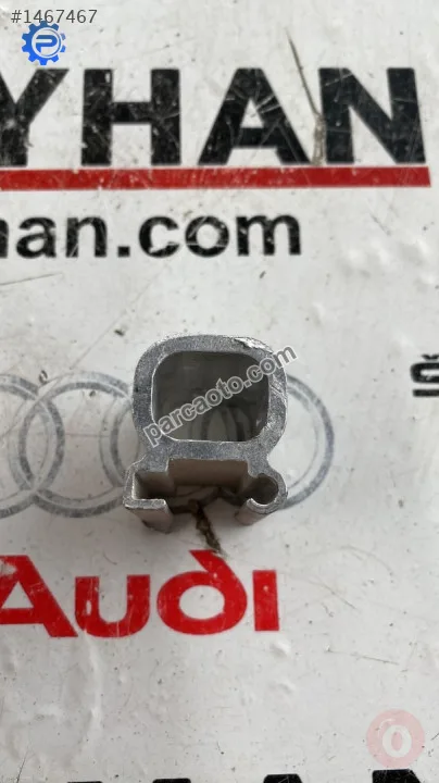 1K0857202 audi a3 2008 göğüs demiri parçası