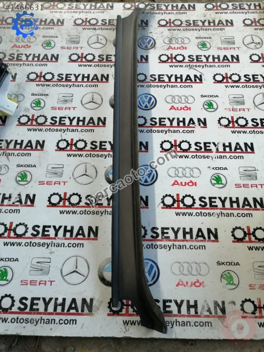 8P4827229 audi a3 sportback 2008 bağaj kapağı üst kaplaması