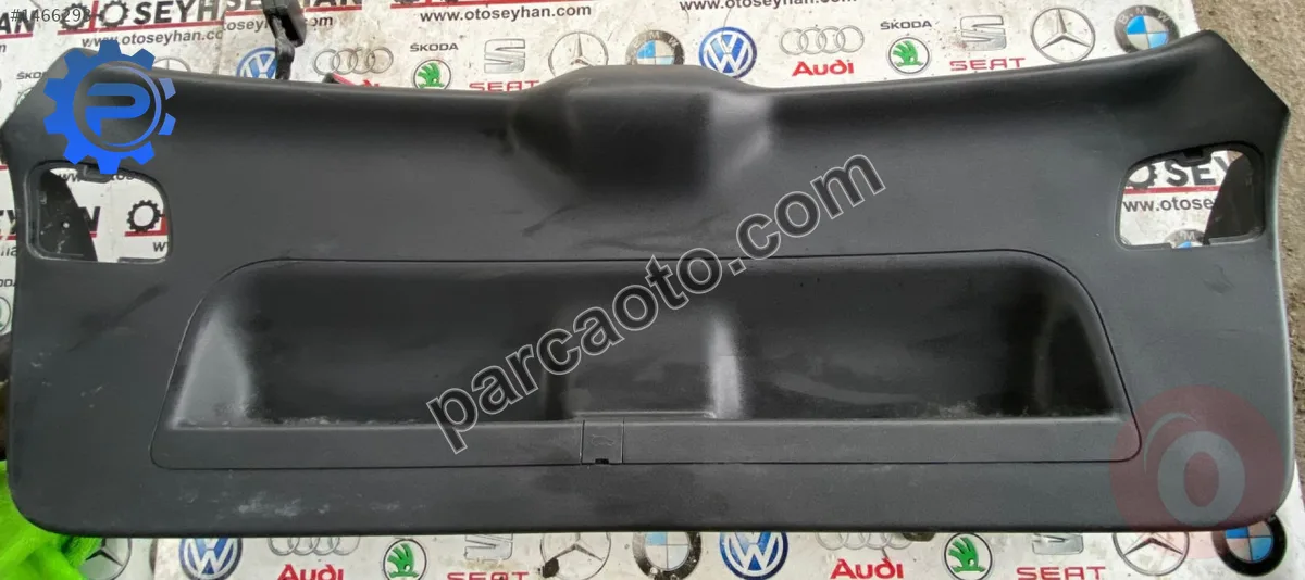 8P4867979D audi a3 sportback 2008 bagaj kapağı kaplaması