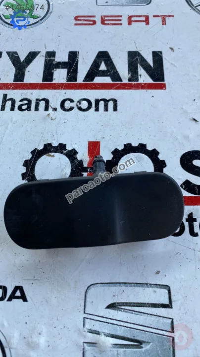 8P0955987E audi a3 2008 ön cam silecek fıskiye memesi sol