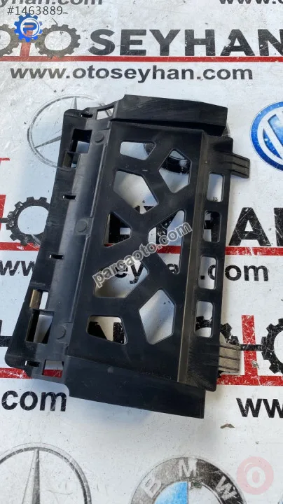 8P0864348 audi a3 2008 ön küllük klima paneli alt parçası