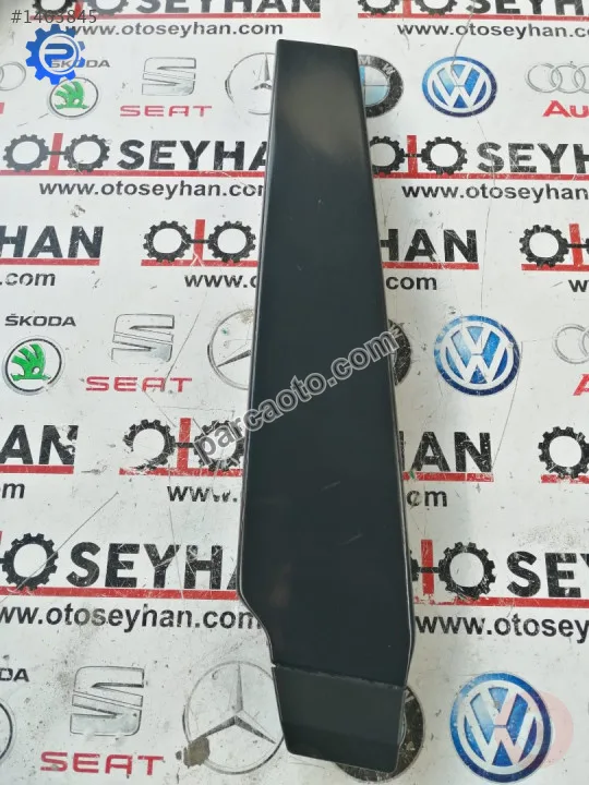 Audi a3 sportback 2008 sağ orta direk dış kaplaması