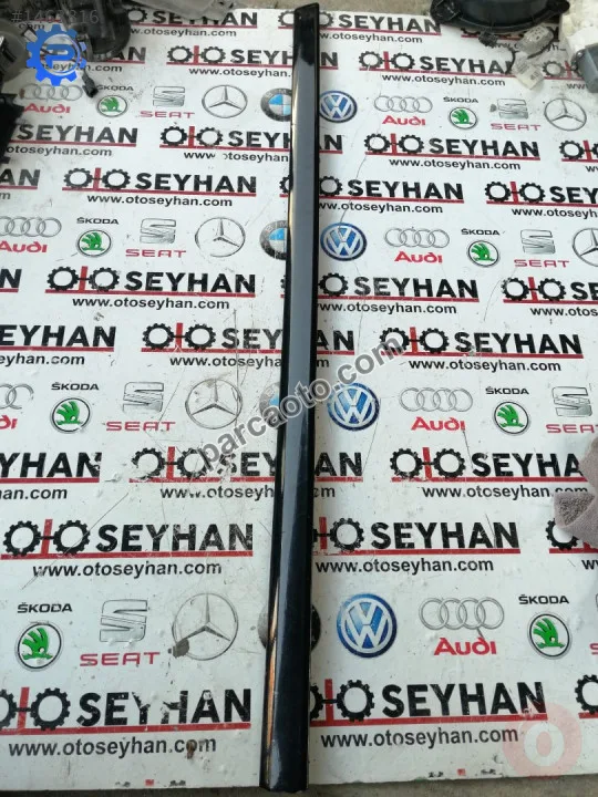 8P4853954A audi a3 sportback sağ ön kapı bandı çıtası üst