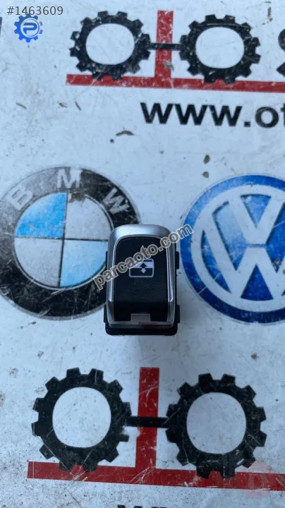 8V0959855C audi a3 2019 sağ arka kapı cam düğmesi