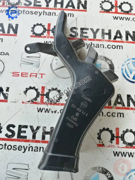 8P1819152 audi a3 sportback sağ ön ayak havalandırma borusu