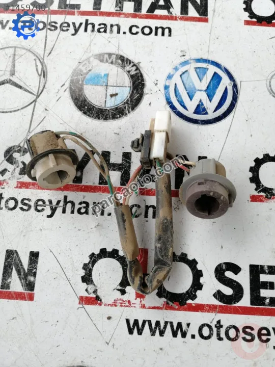Toyota carina 1998 sağ arka bağaj stop duyu tesisatı