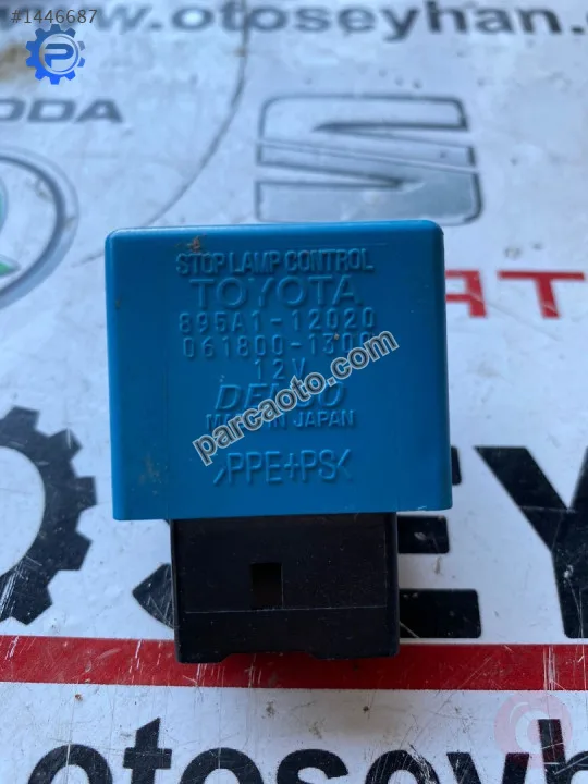 895A1-12020 toyota corolla 2017 stop lambası rölesi