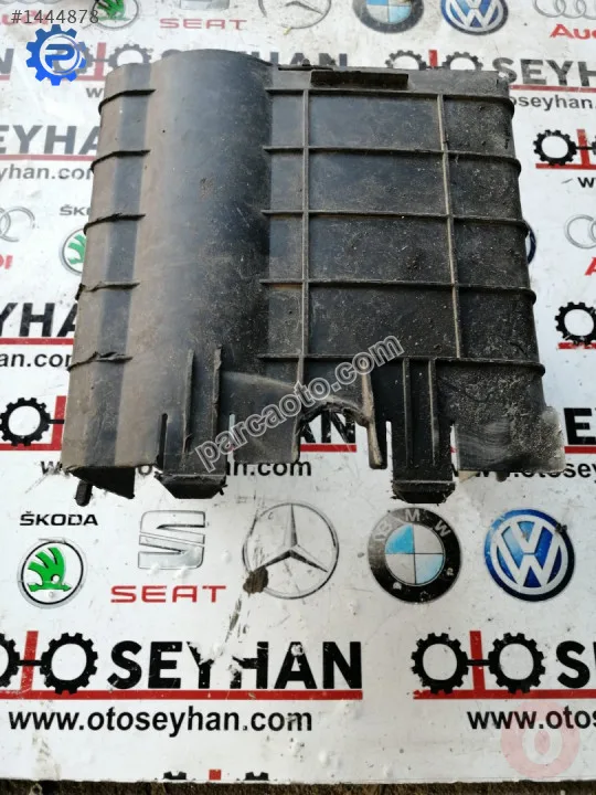 1K0915335B vw caddy 2005 akü yan kapağı