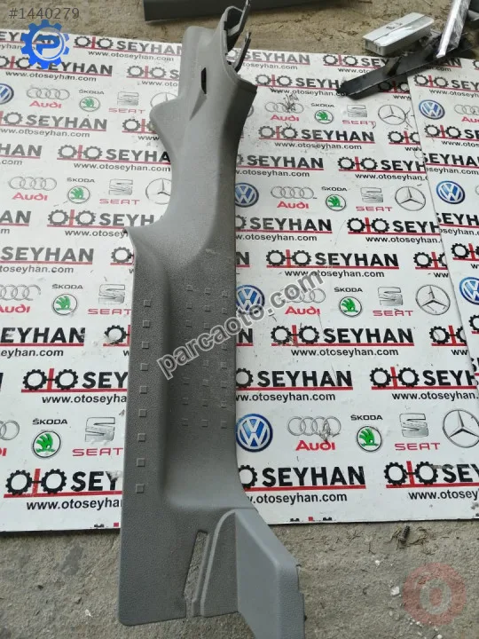 2K0853370K vw caddy 2005 Sağ arka basamak kaplaması 2K0853370K vw caddy 2005 Sağ arka basamak kaplaması