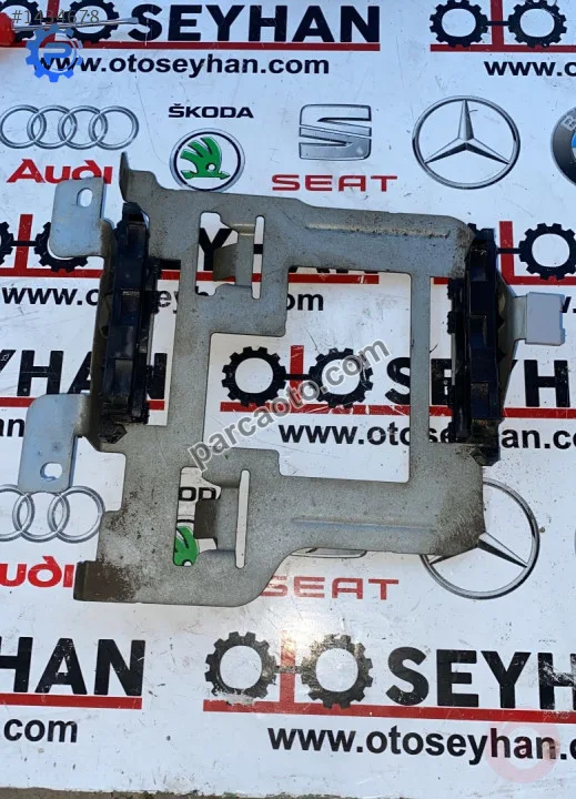 1T0906216L volkswagen caddy 2005 motor beyni yuvası