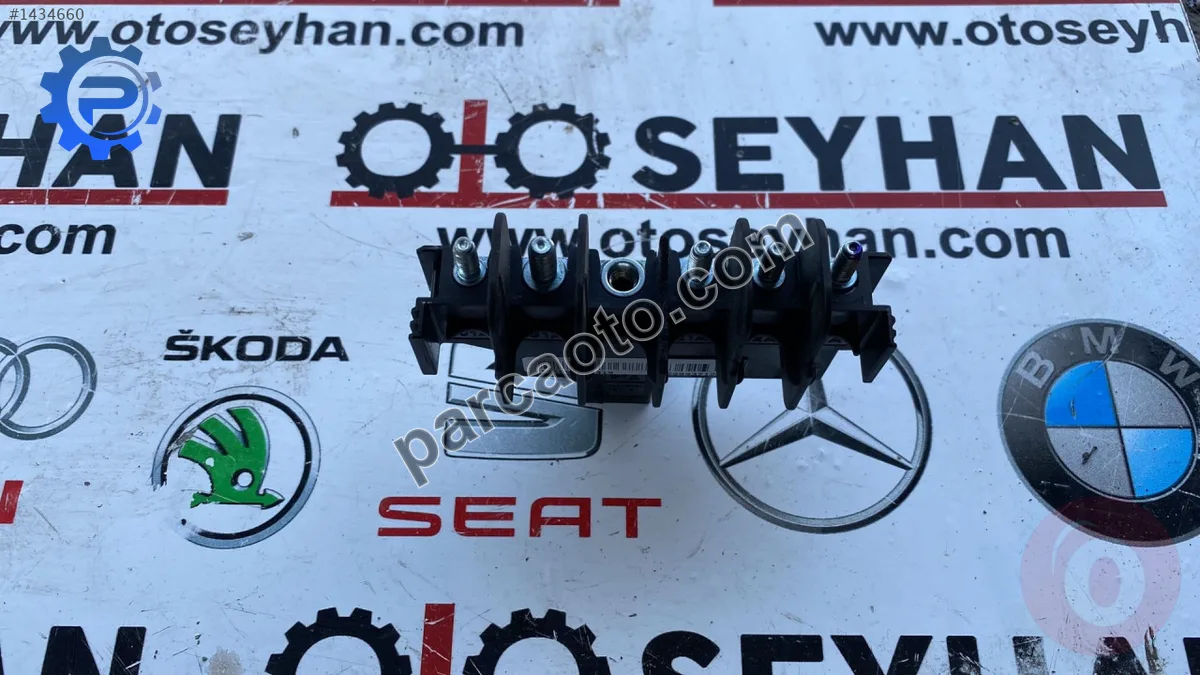 5Q0937125G golf 7 a3 dış sigorta kutusu kablo bağlantı yuva