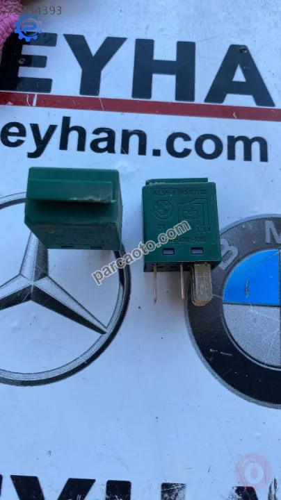 61366980177 bmw yeşil röle 4 pin