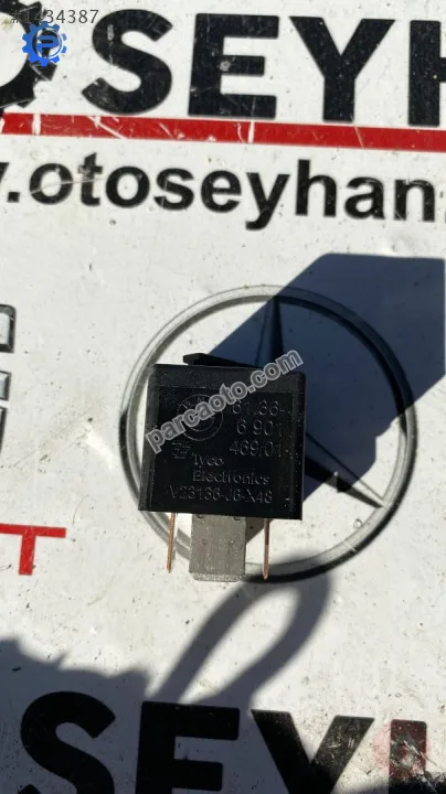 61366901469 bmw siyah röle 4 pin
