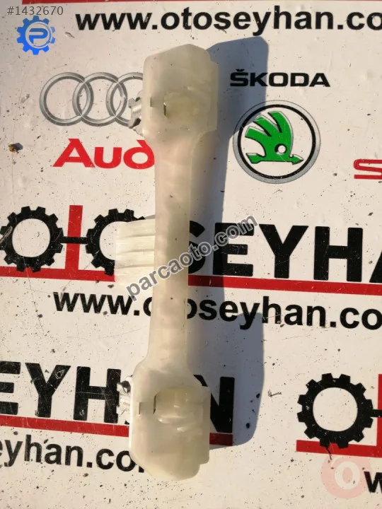 1K0858685B volkswagen golf 6 tavan tutamagı baglantı yuvası