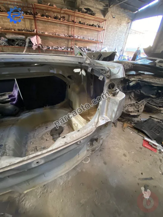 seat cordoba 2002-08 sağ arka çamurluk