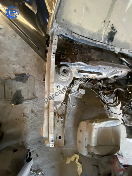 volkswagen polo classic ön sağ podya