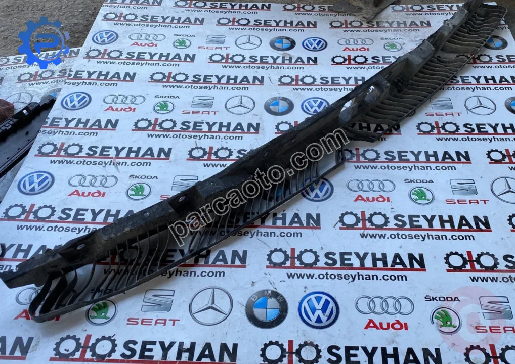 5NA807863 vw tiguan 2017 arka tampon braketi büyük orta