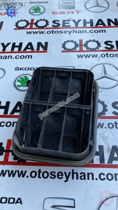 nissan qashqai J11 2016 bagaj havalandırma kapağı nissan qashqai J11 2016 bagaj havalandırma kapağı