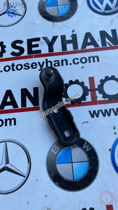 toyota yaris 2012 bagaj amortisörü bağlantı demiri sol