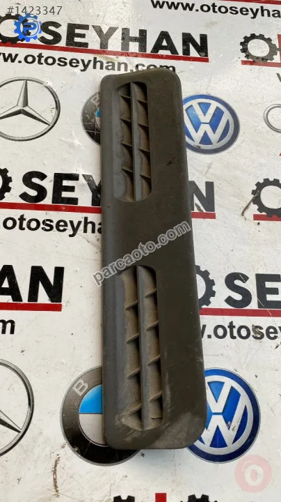 64221928439 bmw 5.20 E34 koltuk altı kalorifer ızgarası