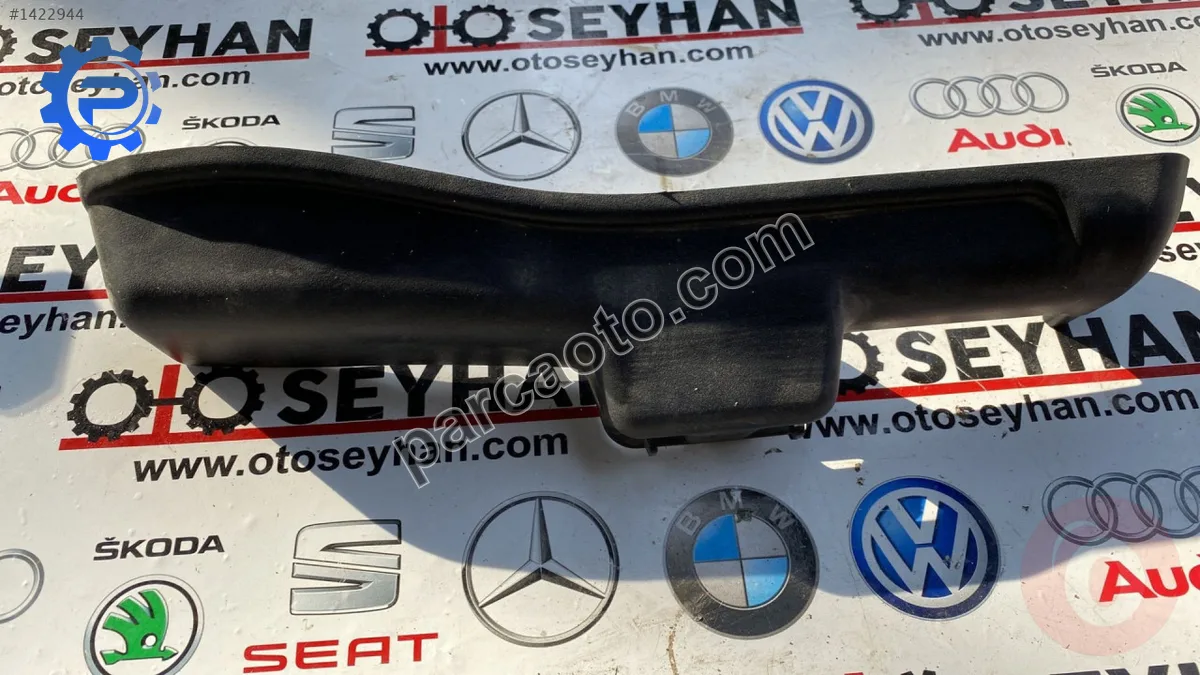 58442-0D090 toyota yaris 2012 sol ön koltuk alt kriko kapağı