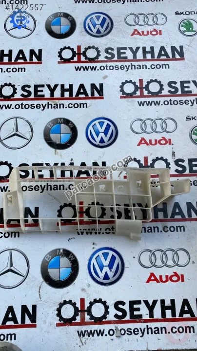toyota yaris 2012 sağ arka tavan kartonu braketi toyota yaris 2012 sağ arka tavan kartonu braketi