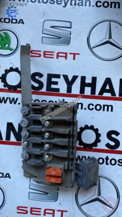 seat ibiza 2000 1.9 akü üstü sigorta tablası