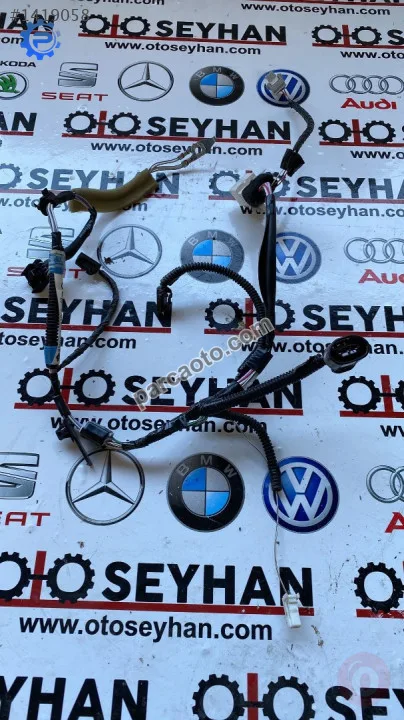 82185-0D220 toyota yaris 2012 bagaj kapağı tesisatı