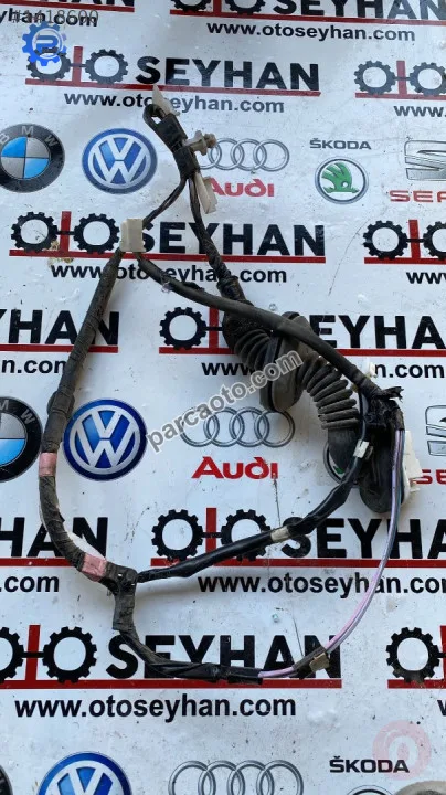 82154-0D190 toyota yaris 2012 sol arka kapı tesisatı