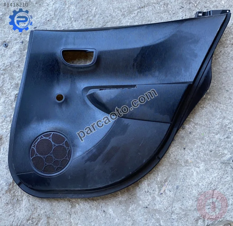 toyota yaris 2012 sağ arka kapı kartonu