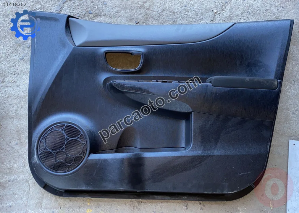 toyota yaris 2012 sağ ön kapı kartonu