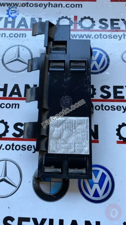 61131379555 bmw 5.20 E34 iç beyin kutusu kapağı