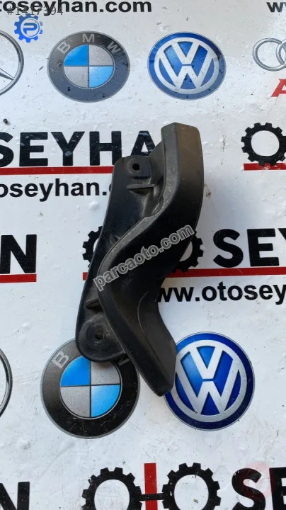 67893-0D030 toyota yaris 2012 bagaj kapağı su tahliye kanalı