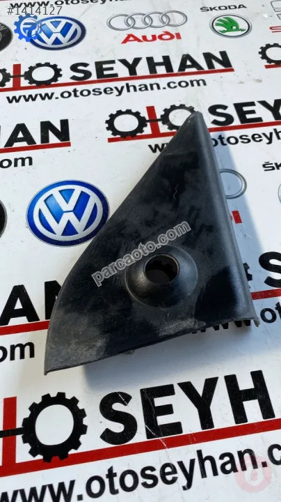6K0837994A volkswagen caddy 6K sağ ön kapı ayna ayar kaplama