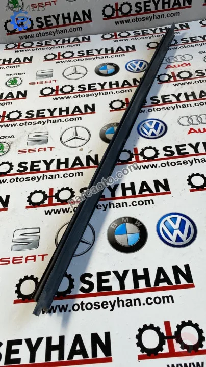 volkswagen caddy 6K sağ ön kapı iç cam sıyırıcı fitil