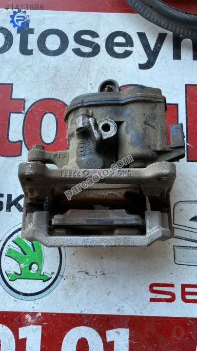 8W0406AT audi a4 17 sağ arka fren merkezi kaliper