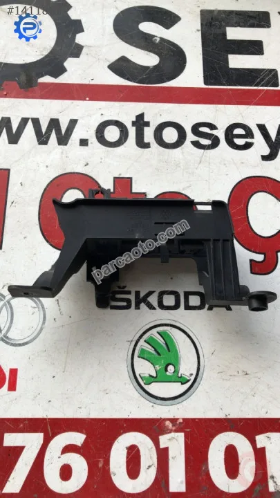 1K0937545K skoda octavia 2005 sol koltuk alt fiş yuvası