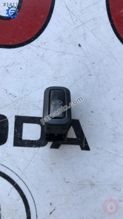 6Q0962109 skoda octavia 2005 alarm düğmesi