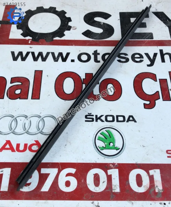 volkswagen caddy 6K sol ön kapı iç cam sıyırıcı fitil volkswagen caddy 6K sol ön kapı iç cam sıyırıcı fitil