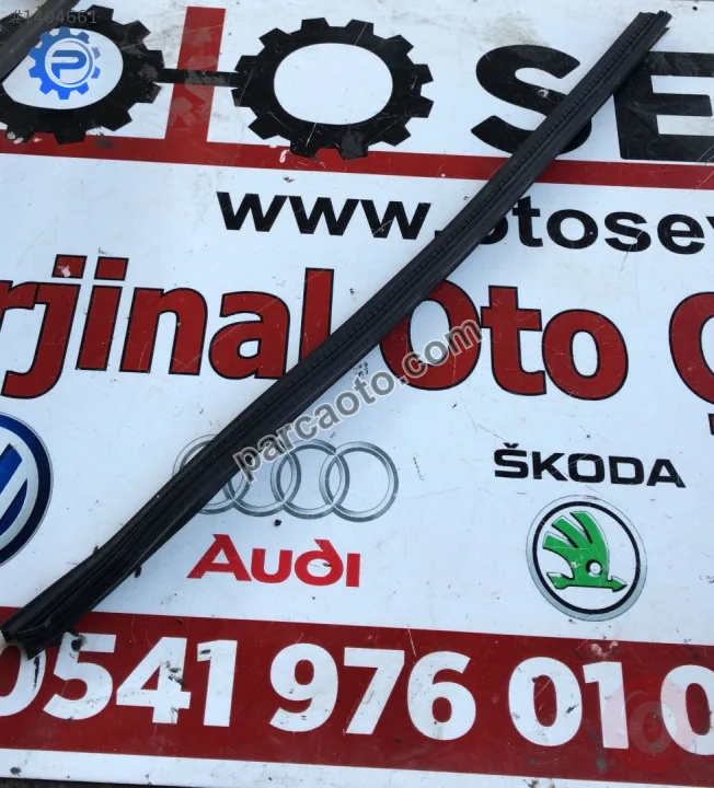 8V4837479 audi a3 2019 sol ön kapı iç cam sıyırıcı fitil