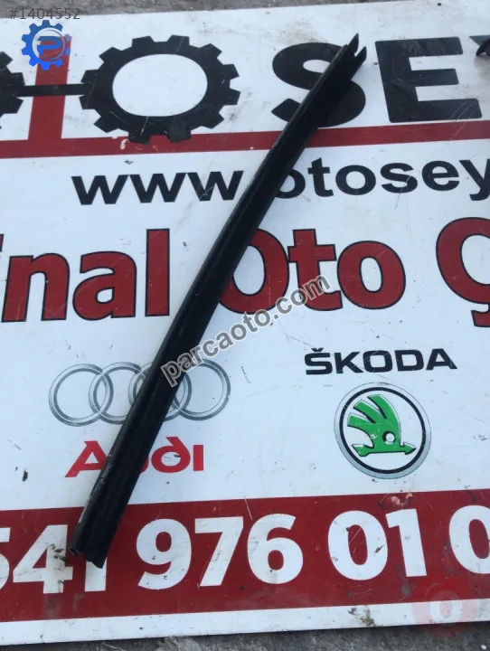 8V4839479 audi a3 sportback sol arka kapı iç cam sıyırıcı