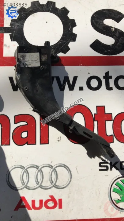 5Q0200049AT audi a3 2019 yakıt borusu koruyucu