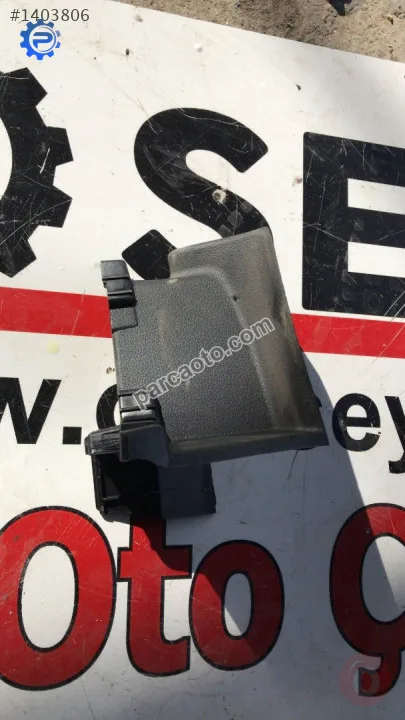 8V0863423 audi a3 hatchback 2019 sol bagaj yan trim braketi
