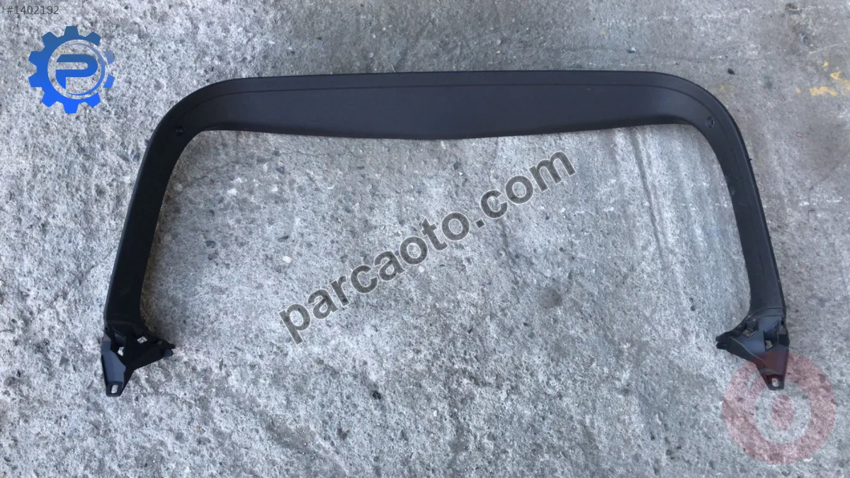 8V4867973D audi a3 2019 bagaj kapağı iç çerçeve kaplaması
