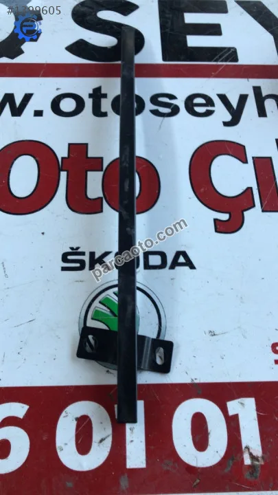 1K6839408E vw jetta 2009 sağ ön kapı cam kızağı